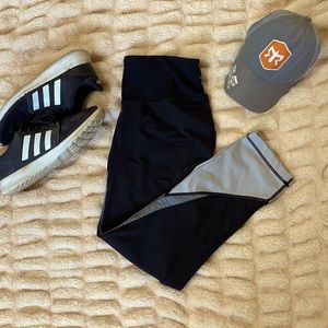 Old Navy two-tone leggings.